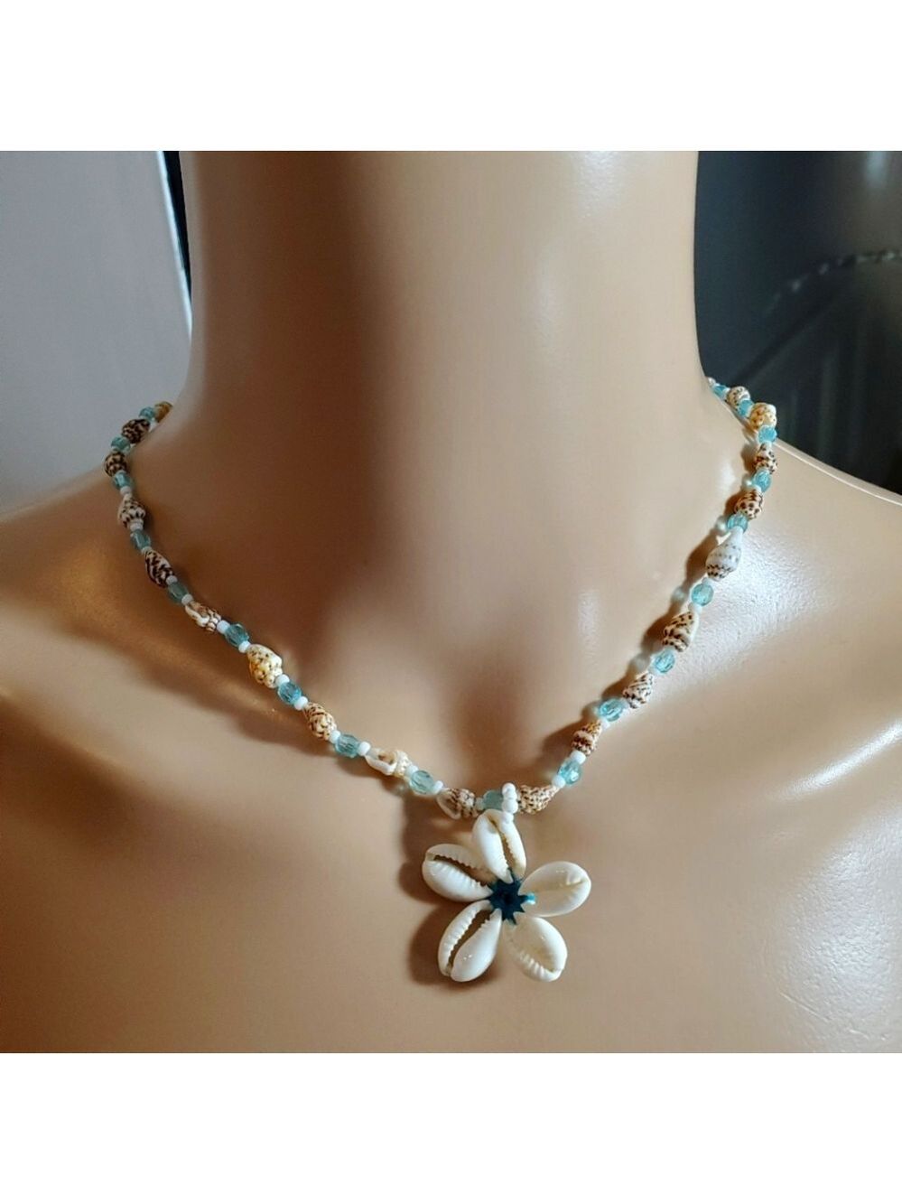Sea Shell Flower Necklace